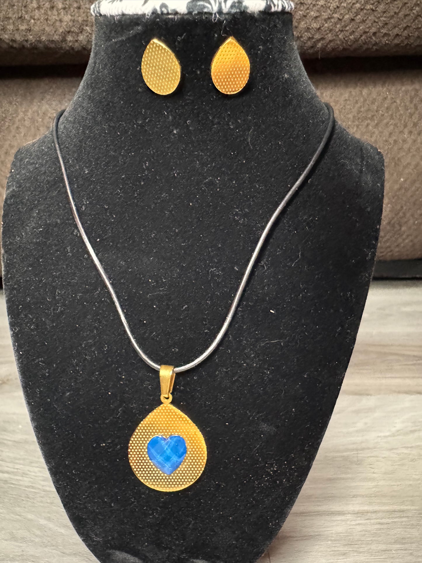 Blue heart gold